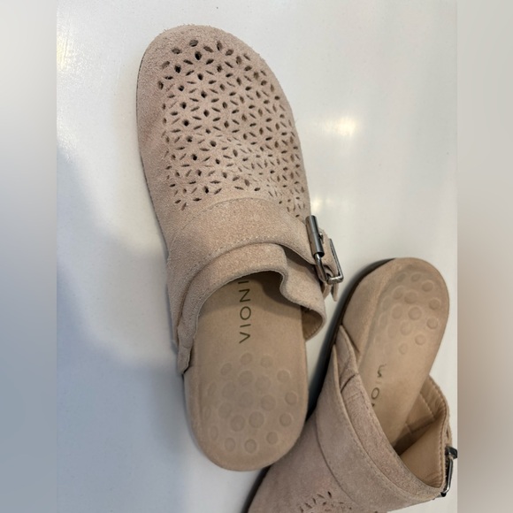 Vionic New Women's Cream Suede Mules - Picture 2 of 9